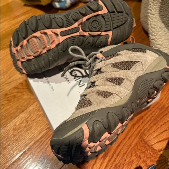 Merrell Women's Hiking Shoes - gray  and Pink - Picture 4 of 4